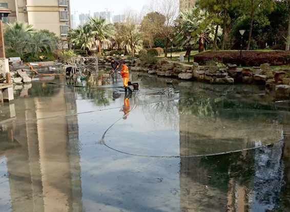 阿坝景观池淤泥清理